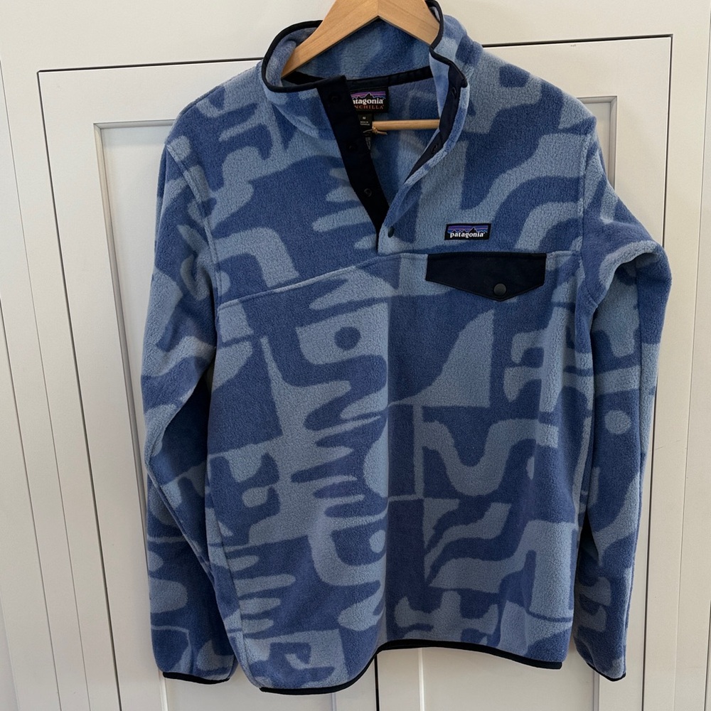 Patagonia women’s Patterned Blue Fleece Jacket